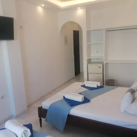 Adonis Naxos 2*