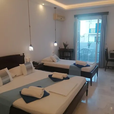 Adonis Naxos Hotel 2*
