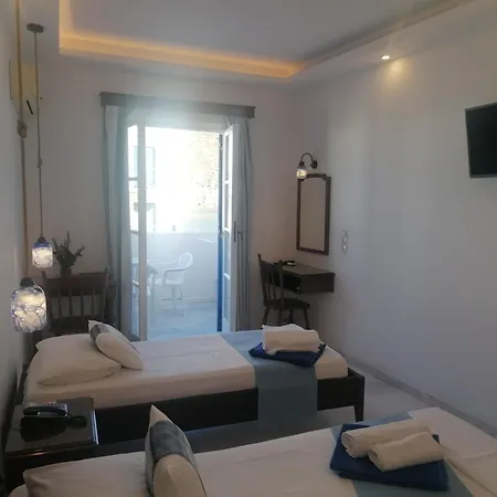 Adonis Naxos 2*