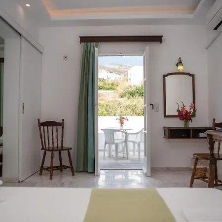Hotel Adonis Naxos 2*