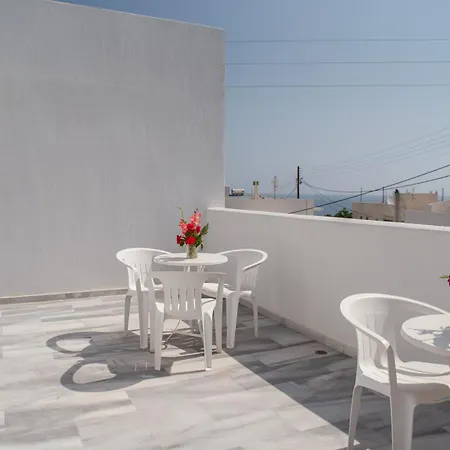 Adonis Naxos Hotel 2*