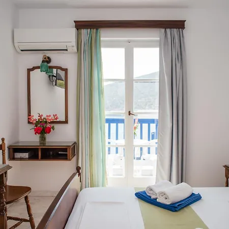 Hotel Adonis Naxos 2*