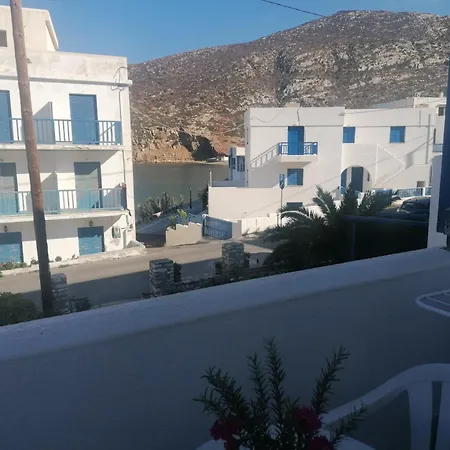 Adonis Naxos 2*