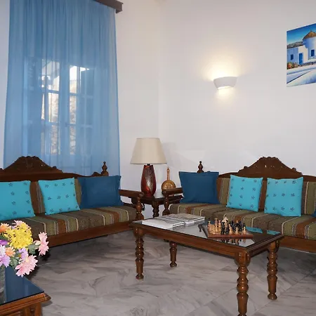 Hotel Adonis Naxos 2*