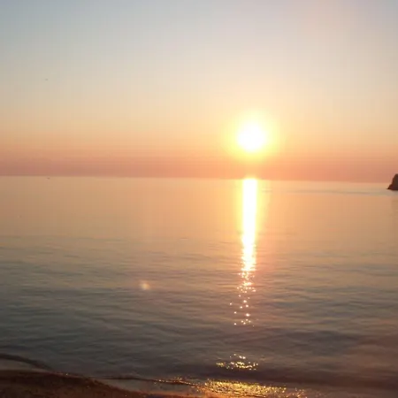 Hotel Adonis Naxos 2*