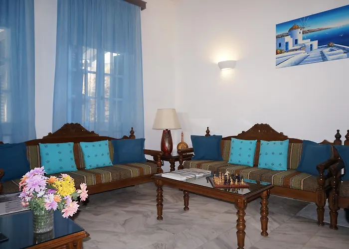 Hotel Adonis Naxos 2*