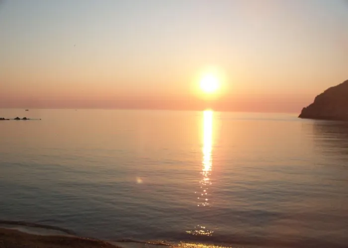 Hotel Adonis Naxos 2*